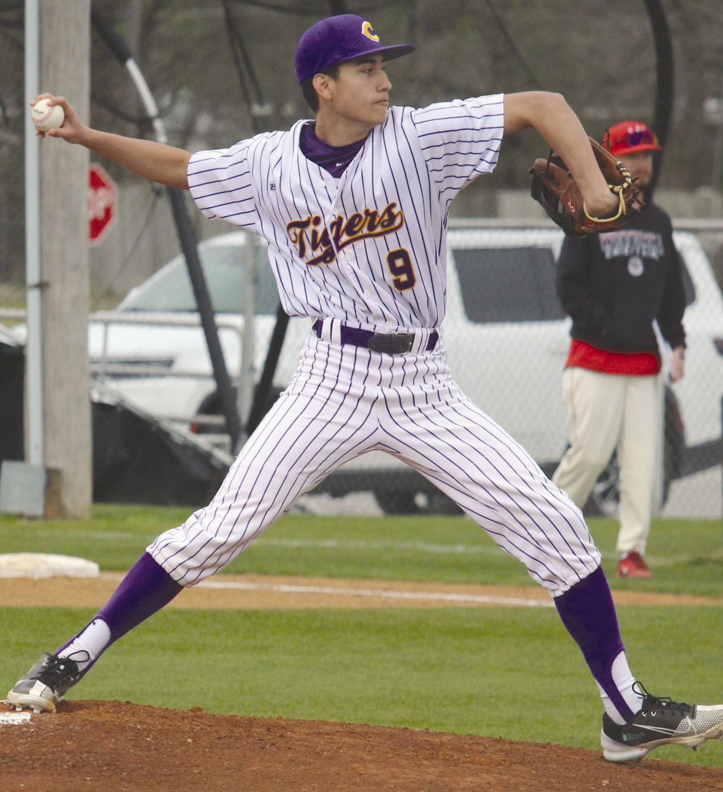 Central sophomore Hardy Buzzard delivers a pitch during the Tigers’ opening game of the Dewar Invitational Gumbo Classic Thursday. Buzzard struck out nine batters in the Tigers’ 8-1 win over Wetumka. Central won the tournament’s consolation championship Saturday. LARRY OWEN • TIMES